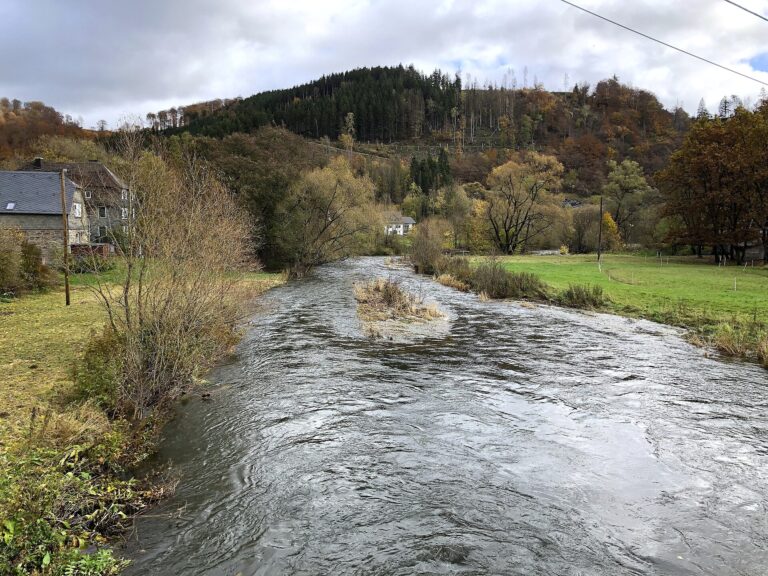 Die Eder bei Raumland