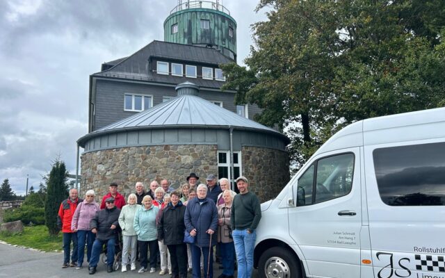 Gruppenbild der Seniorinnen und Senioren aus Weidenhausen bei der Seniorenfahrt 2026